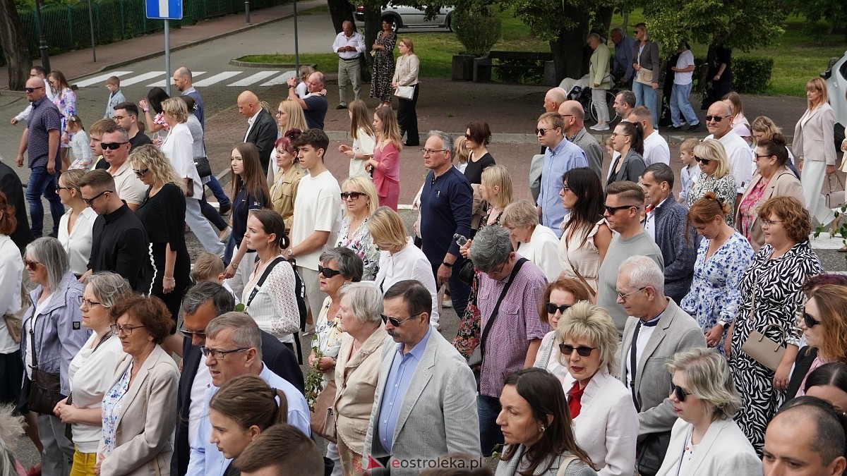 Procesja Bożego Ciała 2025 w kościele pw. Nawiedzenia NMP [19.06.2026] - zdjęcie #50 - eOstroleka.pl