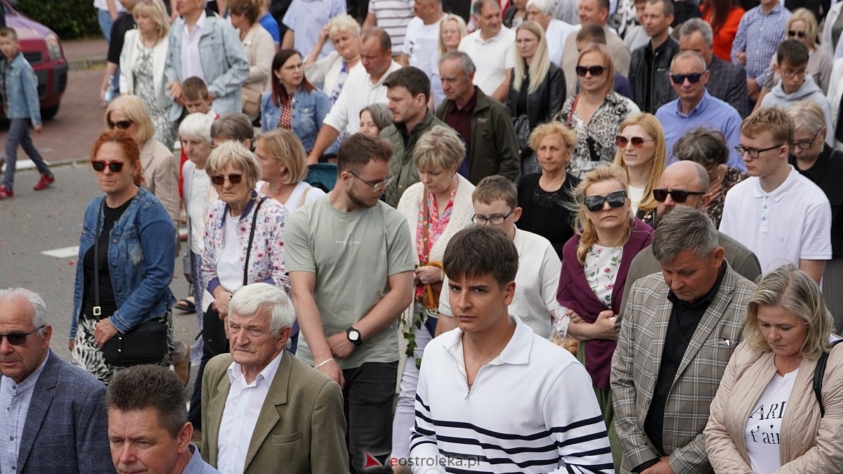Procesja Bożego Ciała 2025 w kościele pw. Nawiedzenia NMP [19.06.2026] - zdjęcie #41 - eOstroleka.pl