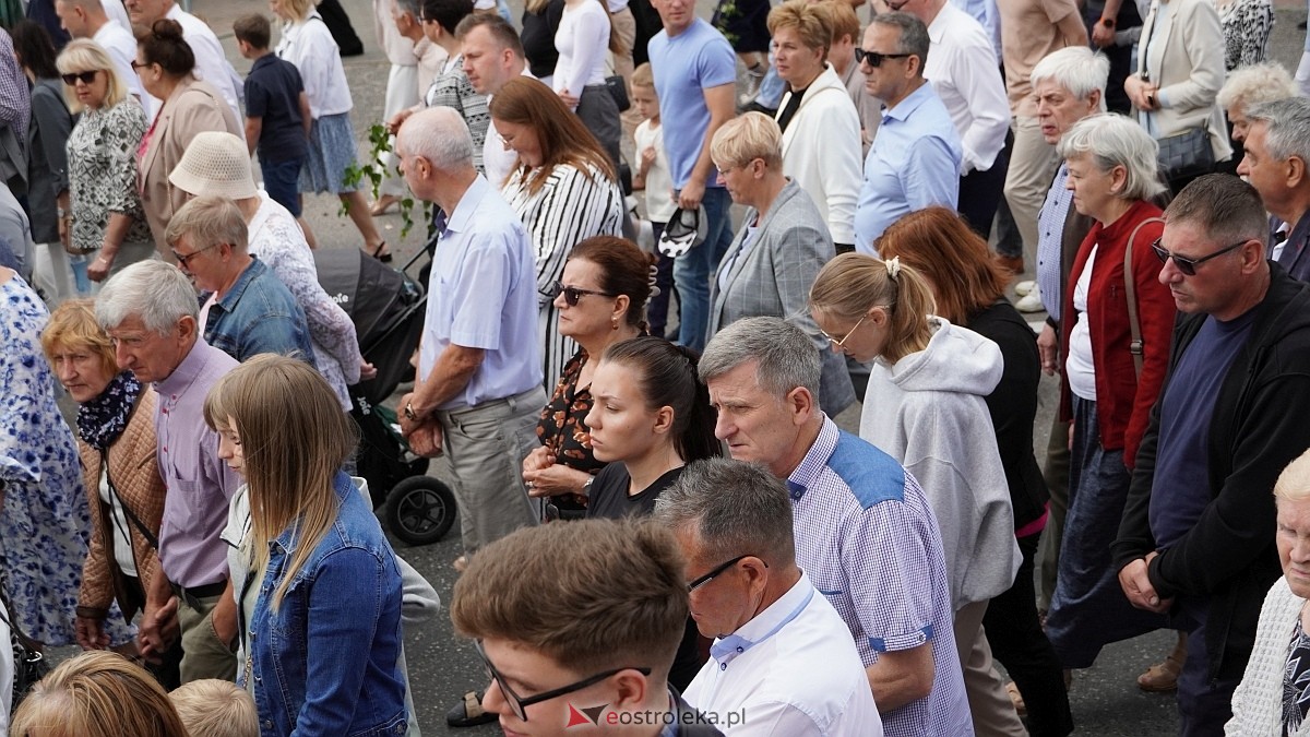Procesja Bożego Ciała 2025 w kościele pw. Nawiedzenia NMP [19.06.2026] - zdjęcie #38 - eOstroleka.pl