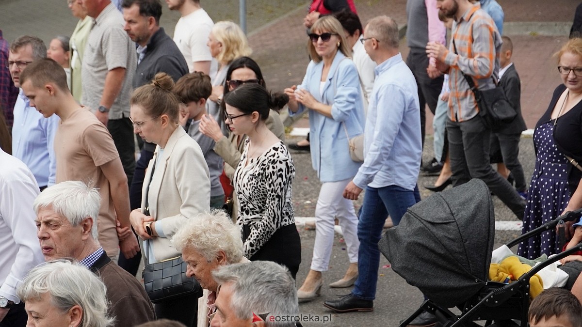 Procesja Bożego Ciała 2025 w kościele pw. Nawiedzenia NMP [19.06.2026] - zdjęcie #37 - eOstroleka.pl