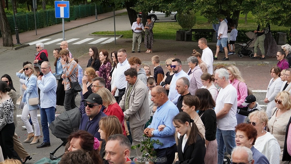 Procesja Bożego Ciała 2025 w kościele pw. Nawiedzenia NMP [19.06.2026] - zdjęcie #35 - eOstroleka.pl