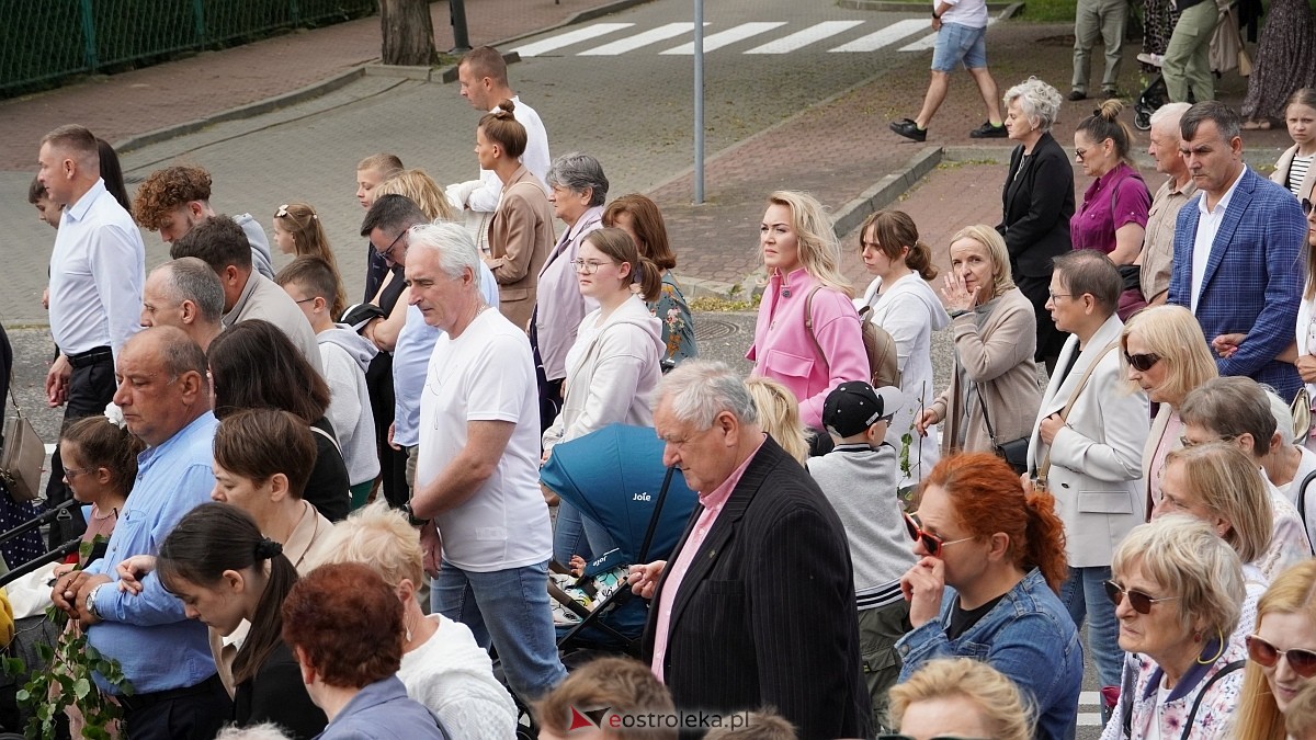 Procesja Bożego Ciała 2025 w kościele pw. Nawiedzenia NMP [19.06.2026] - zdjęcie #30 - eOstroleka.pl