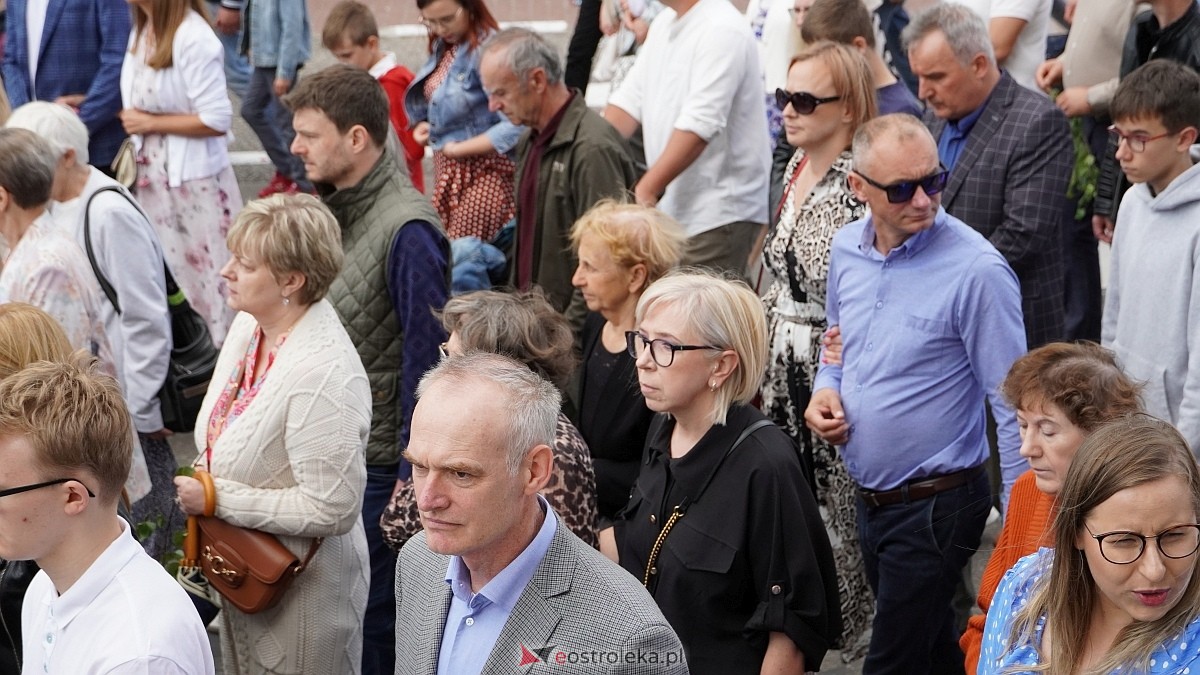Procesja Bożego Ciała 2025 w kościele pw. Nawiedzenia NMP [19.06.2026] - zdjęcie #28 - eOstroleka.pl
