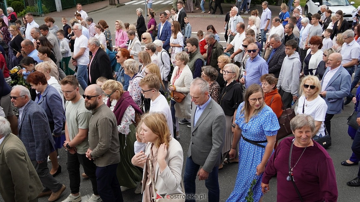 Procesja Bożego Ciała 2025 w kościele pw. Nawiedzenia NMP [19.06.2026] - zdjęcie #26 - eOstroleka.pl