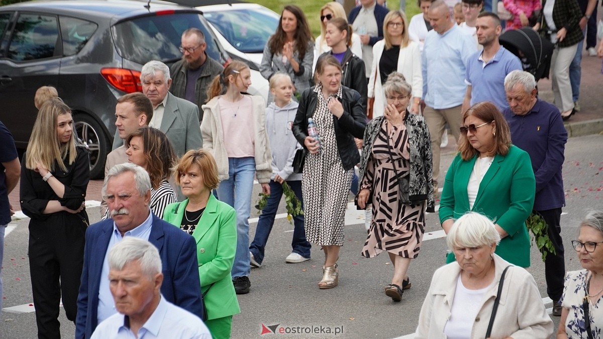 Procesja Bożego Ciała 2025 w kościele pw. Nawiedzenia NMP [19.06.2026] - zdjęcie #18 - eOstroleka.pl