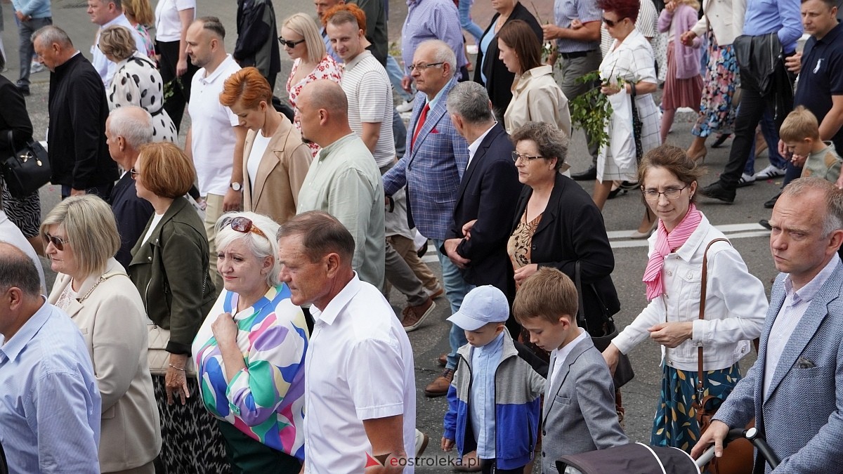 Procesja Bożego Ciała 2025 w kościele pw. Nawiedzenia NMP [19.06.2026] - zdjęcie #16 - eOstroleka.pl