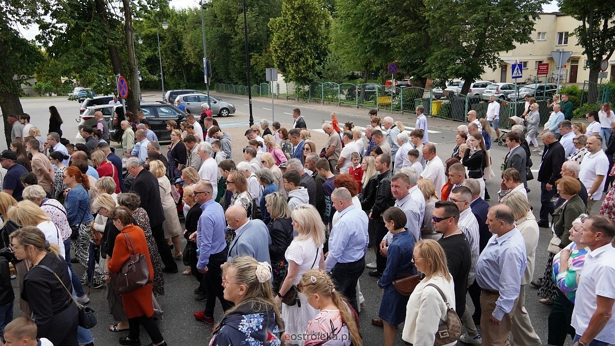 Procesja Bożego Ciała 2025 w kościele pw. Nawiedzenia NMP [19.06.2026] - zdjęcie #13 - eOstroleka.pl