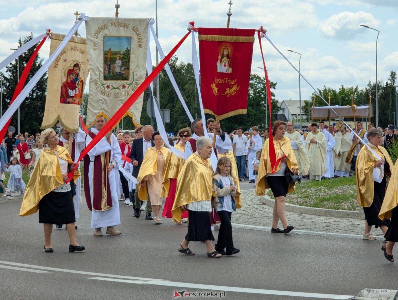 Boże Ciało 2025 - parafia Zbawiciela Świata w Ostrołęce [19.06.2025] - zdjęcie #168 - eOstroleka.pl