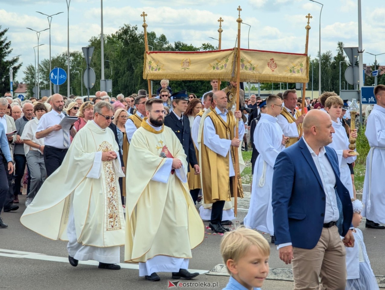 Boże Ciało 2025 - parafia Zbawiciela Świata w Ostrołęce [19.06.2025] - zdjęcie #164 - eOstroleka.pl