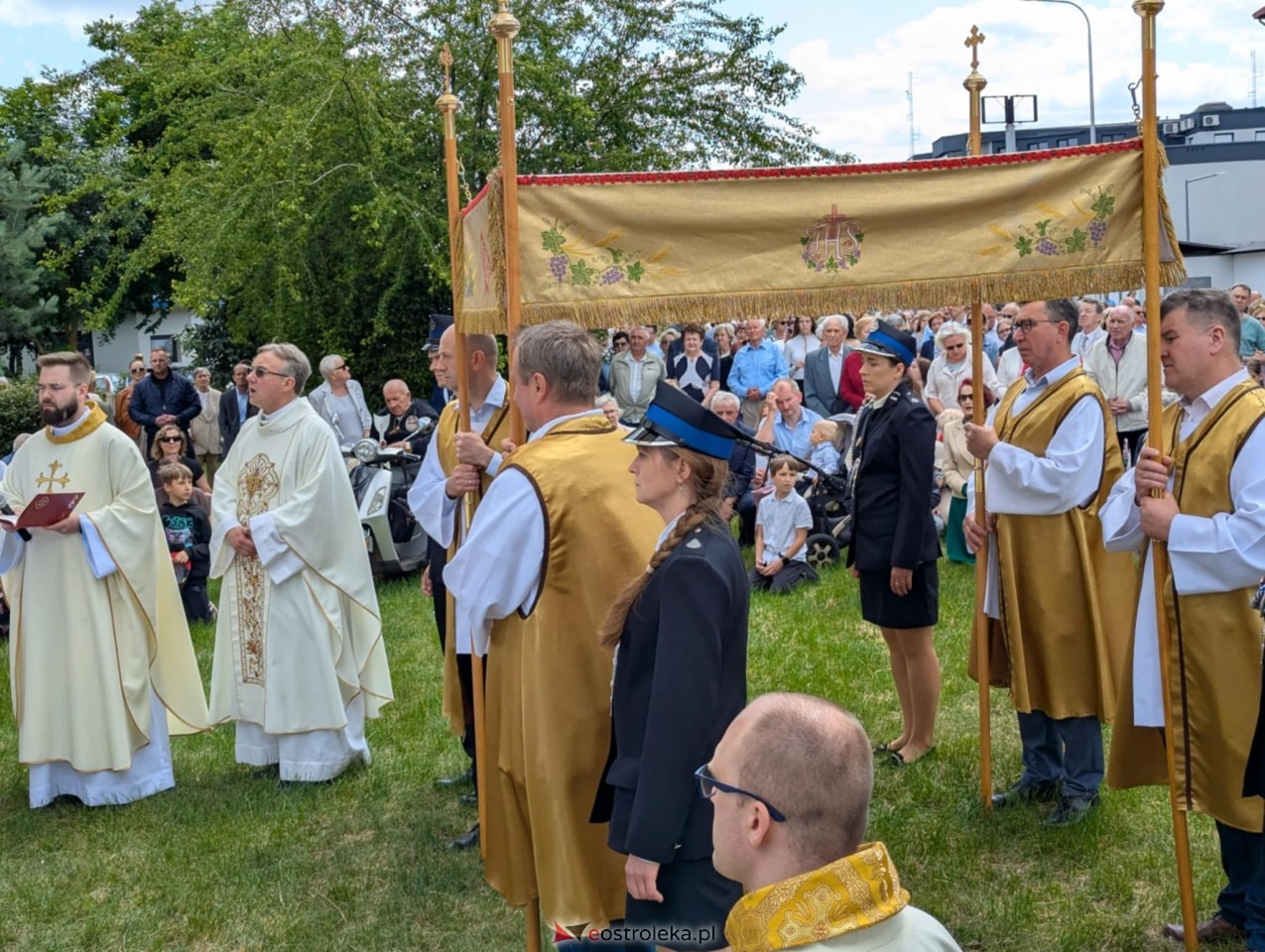 Boże Ciało 2025 - parafia Zbawiciela Świata w Ostrołęce [19.06.2025] - zdjęcie #162 - eOstroleka.pl