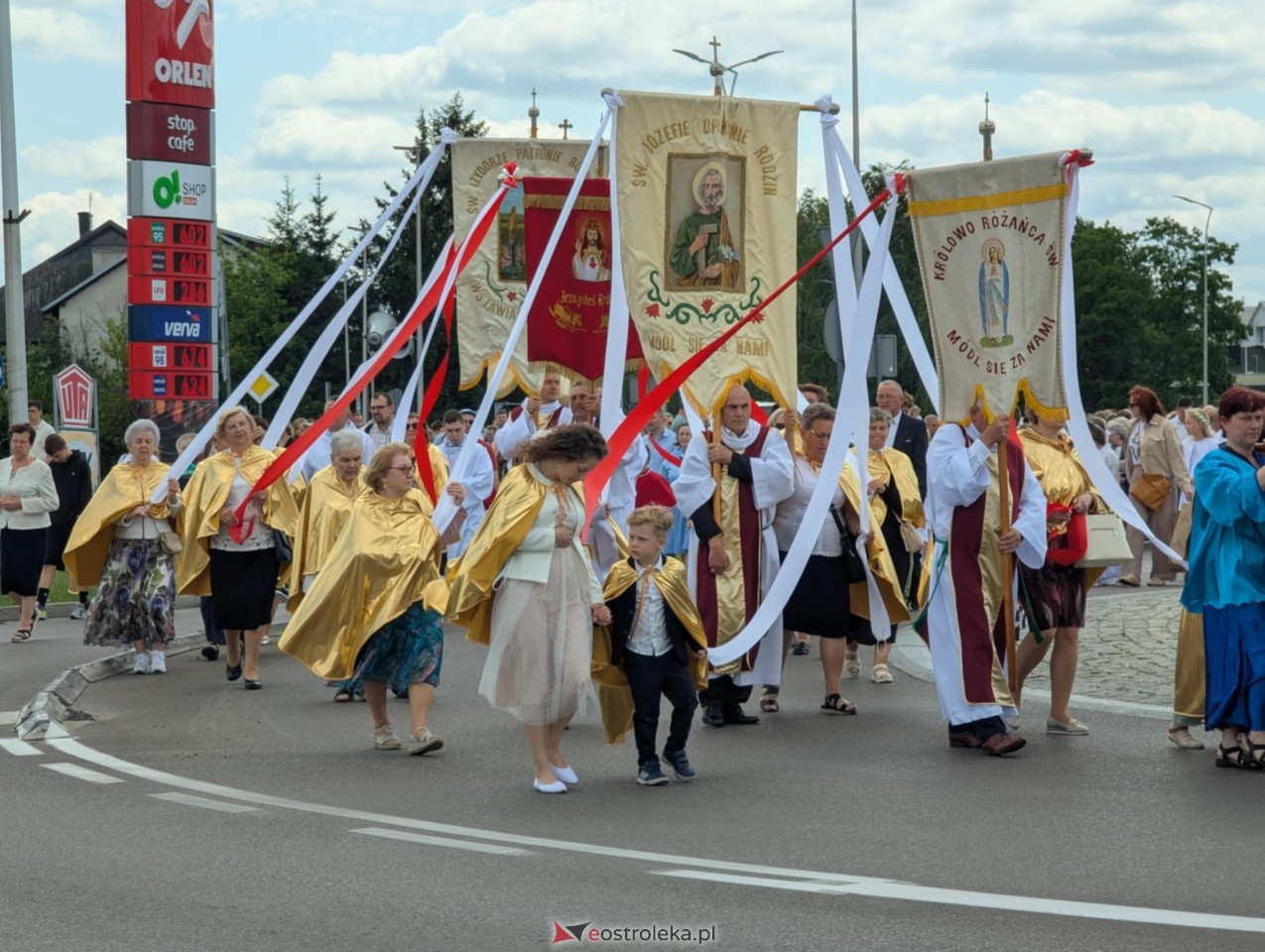 Boże Ciało 2025 - parafia Zbawiciela Świata w Ostrołęce [19.06.2025] - zdjęcie #153 - eOstroleka.pl