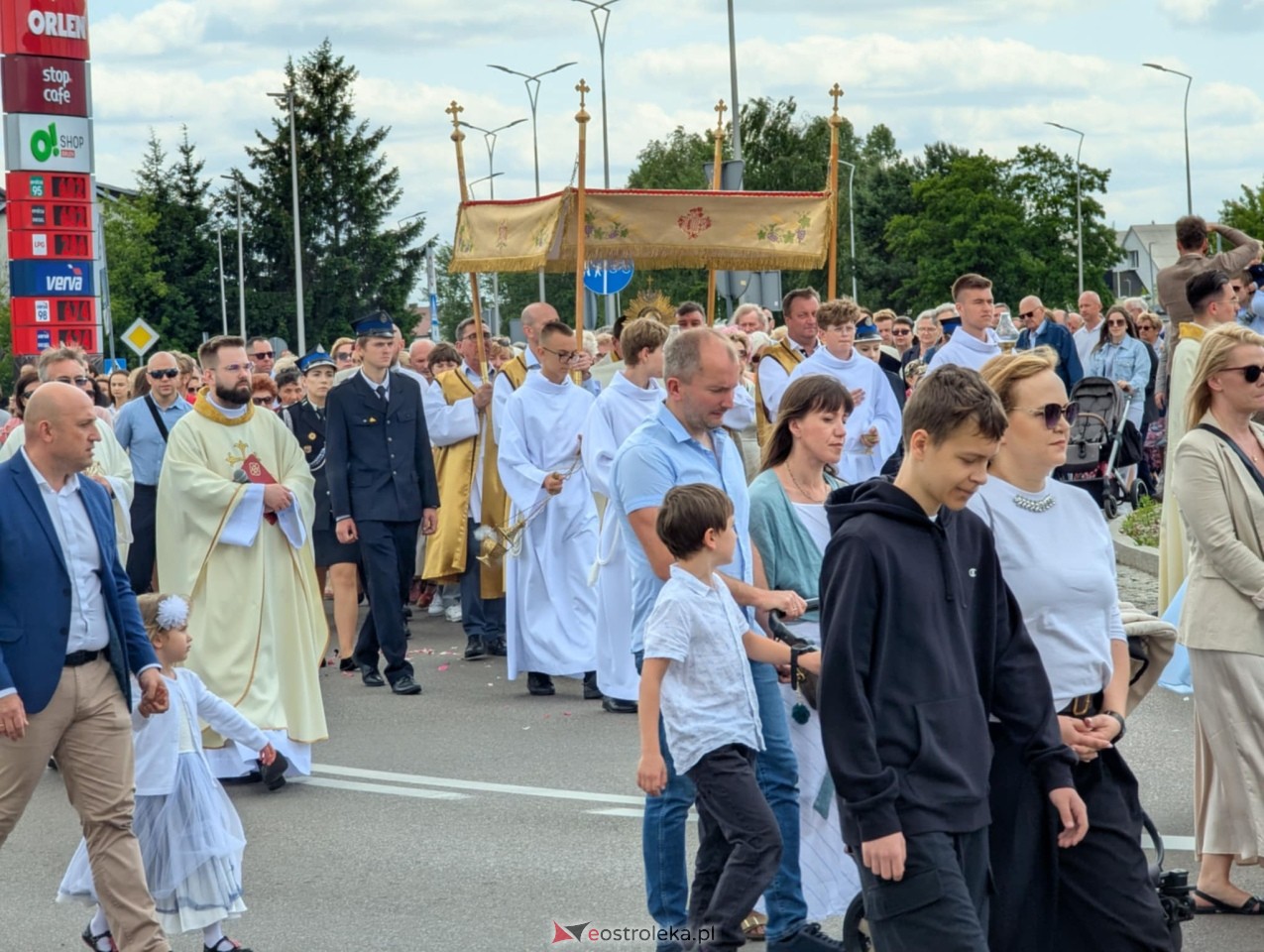 Boże Ciało 2025 - parafia Zbawiciela Świata w Ostrołęce [19.06.2025] - zdjęcie #149 - eOstroleka.pl