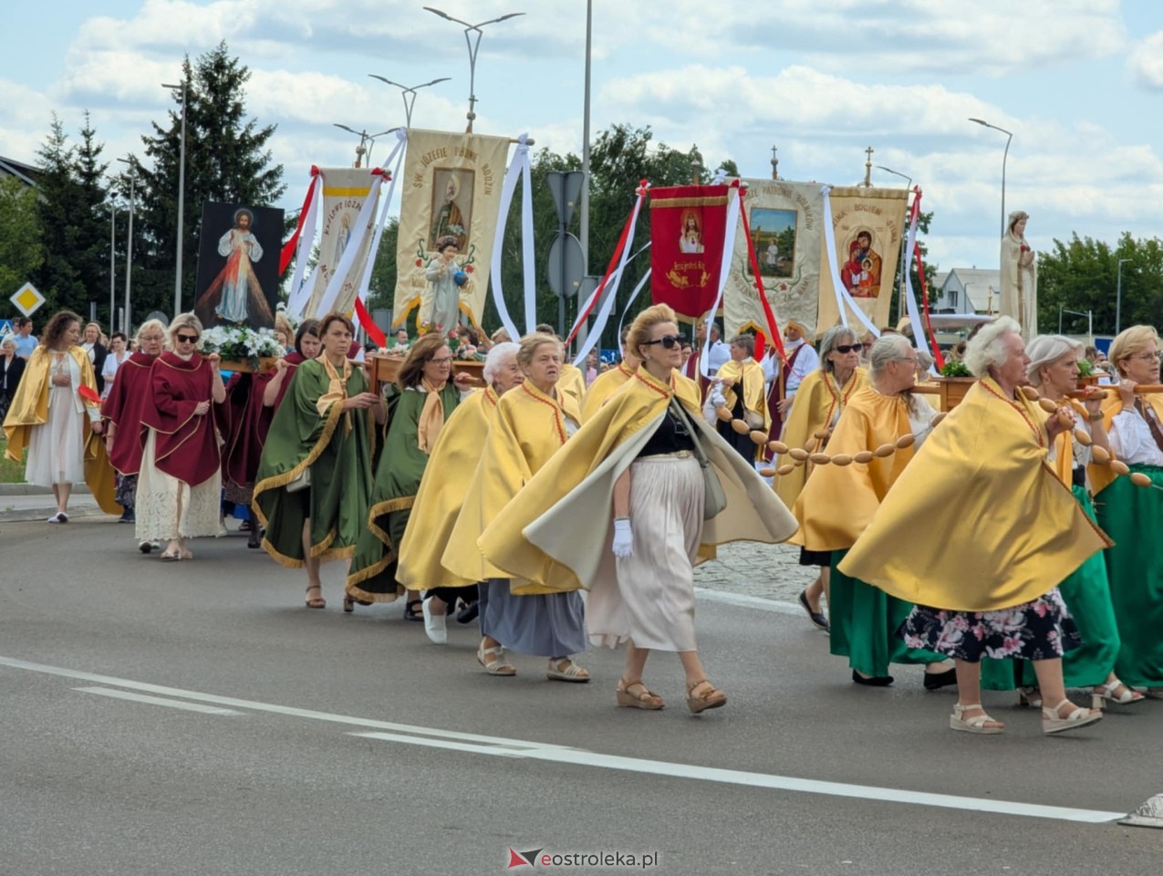 Boże Ciało 2025 - parafia Zbawiciela Świata w Ostrołęce [19.06.2025] - zdjęcie #134 - eOstroleka.pl