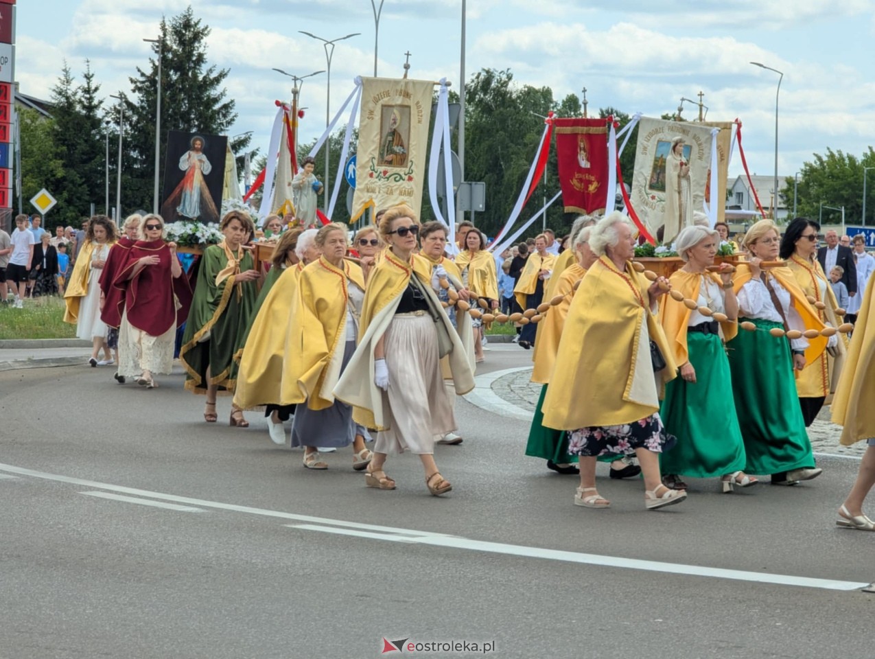 Boże Ciało 2025 - parafia Zbawiciela Świata w Ostrołęce [19.06.2025] - zdjęcie #133 - eOstroleka.pl