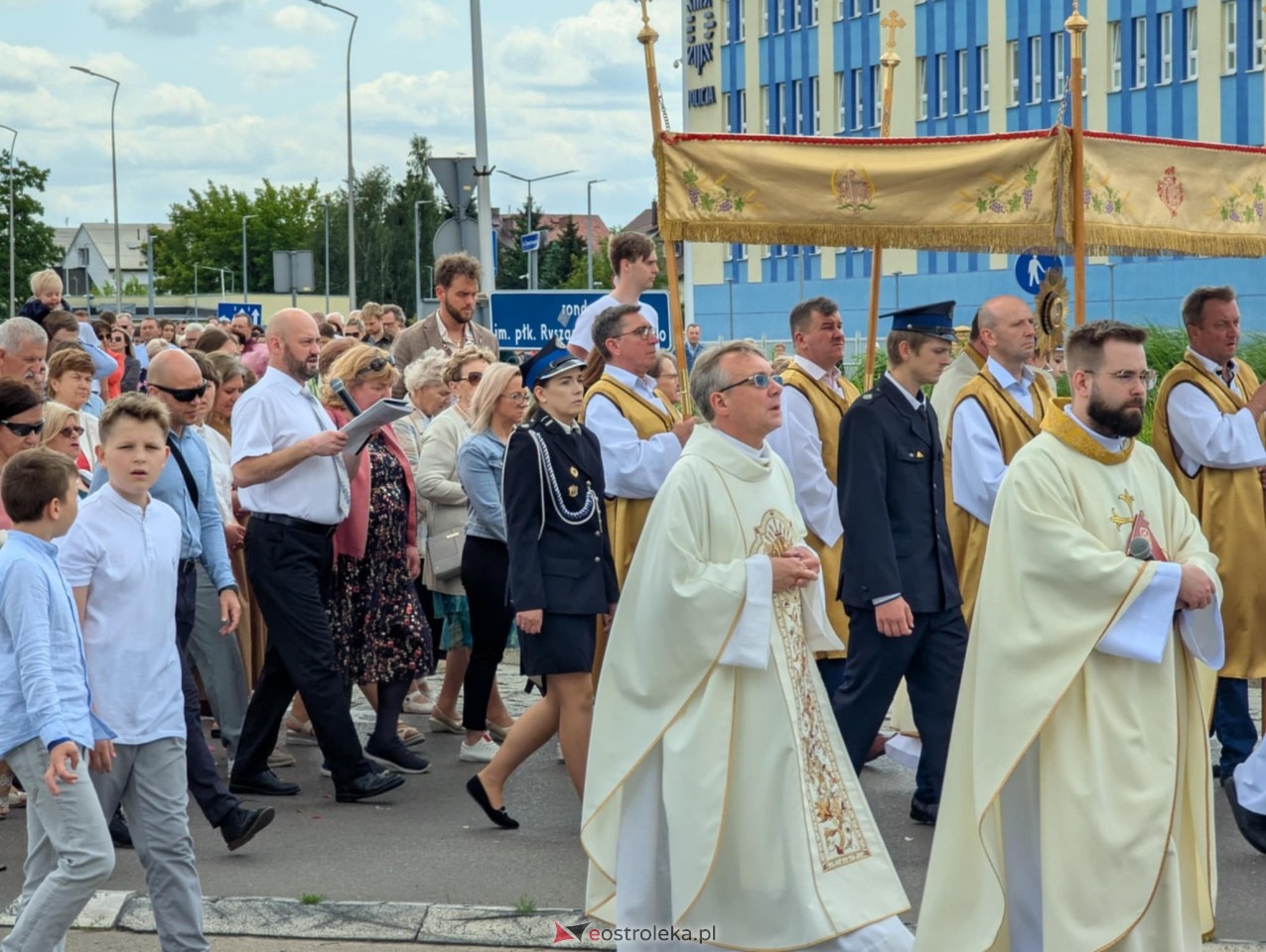 Boże Ciało 2025 - parafia Zbawiciela Świata w Ostrołęce [19.06.2025] - zdjęcie #129 - eOstroleka.pl