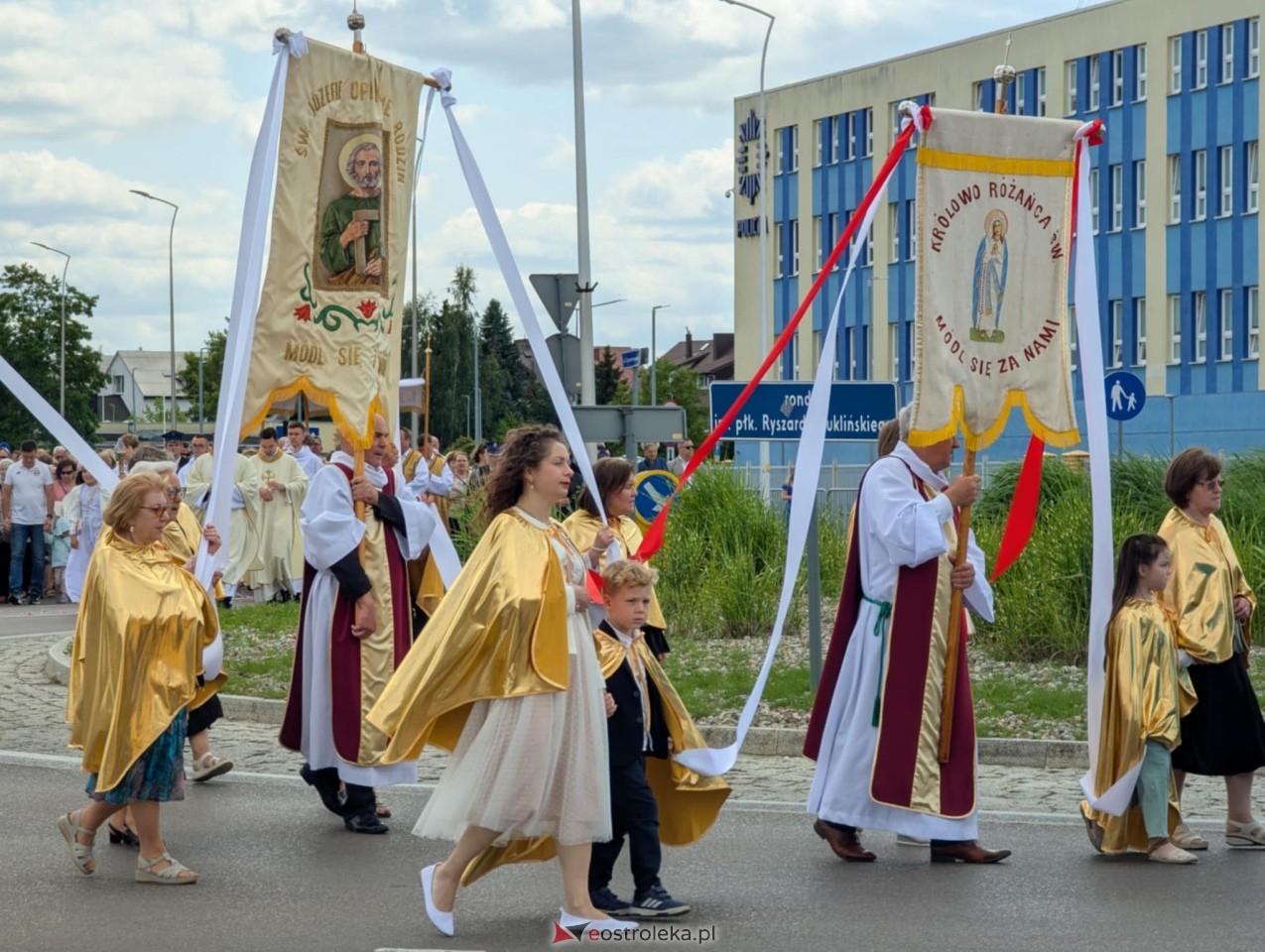 Boże Ciało 2025 - parafia Zbawiciela Świata w Ostrołęce [19.06.2025] - zdjęcie #128 - eOstroleka.pl