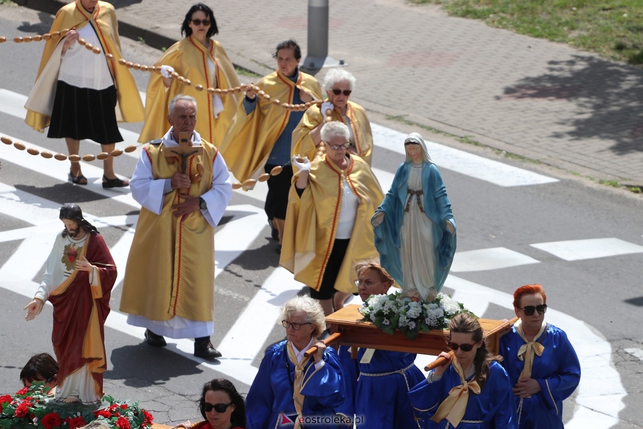 Boże Ciało 2025 - parafia Zbawiciela Świata w Ostrołęce [19.06.2025] - zdjęcie #113 - eOstroleka.pl