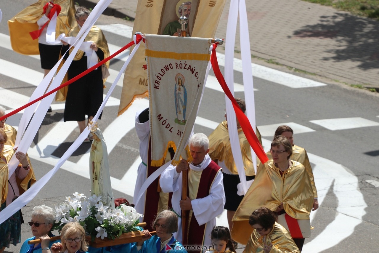 Boże Ciało 2025 - parafia Zbawiciela Świata w Ostrołęce [19.06.2025] - zdjęcie #103 - eOstroleka.pl
