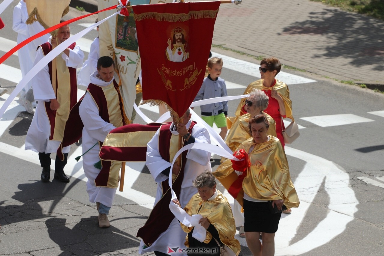 Boże Ciało 2025 - parafia Zbawiciela Świata w Ostrołęce [19.06.2025] - zdjęcie #97 - eOstroleka.pl
