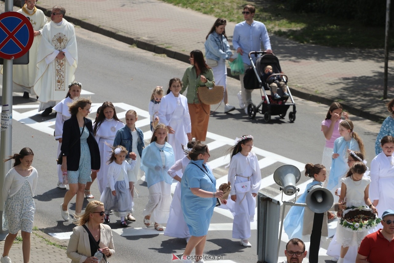 Boże Ciało 2025 - parafia Zbawiciela Świata w Ostrołęce [19.06.2025] - zdjęcie #93 - eOstroleka.pl
