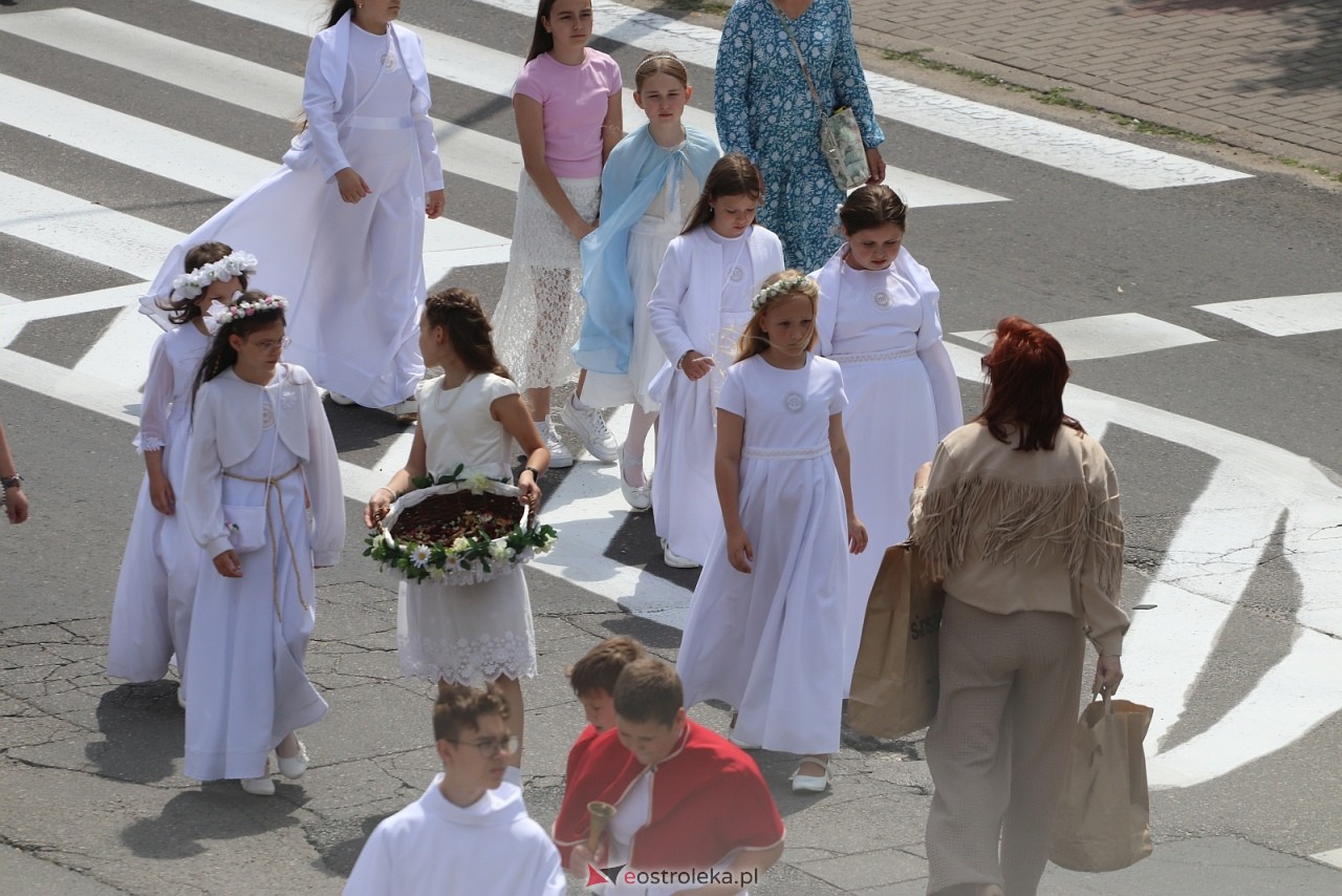 Boże Ciało 2025 - parafia Zbawiciela Świata w Ostrołęce [19.06.2025] - zdjęcie #89 - eOstroleka.pl