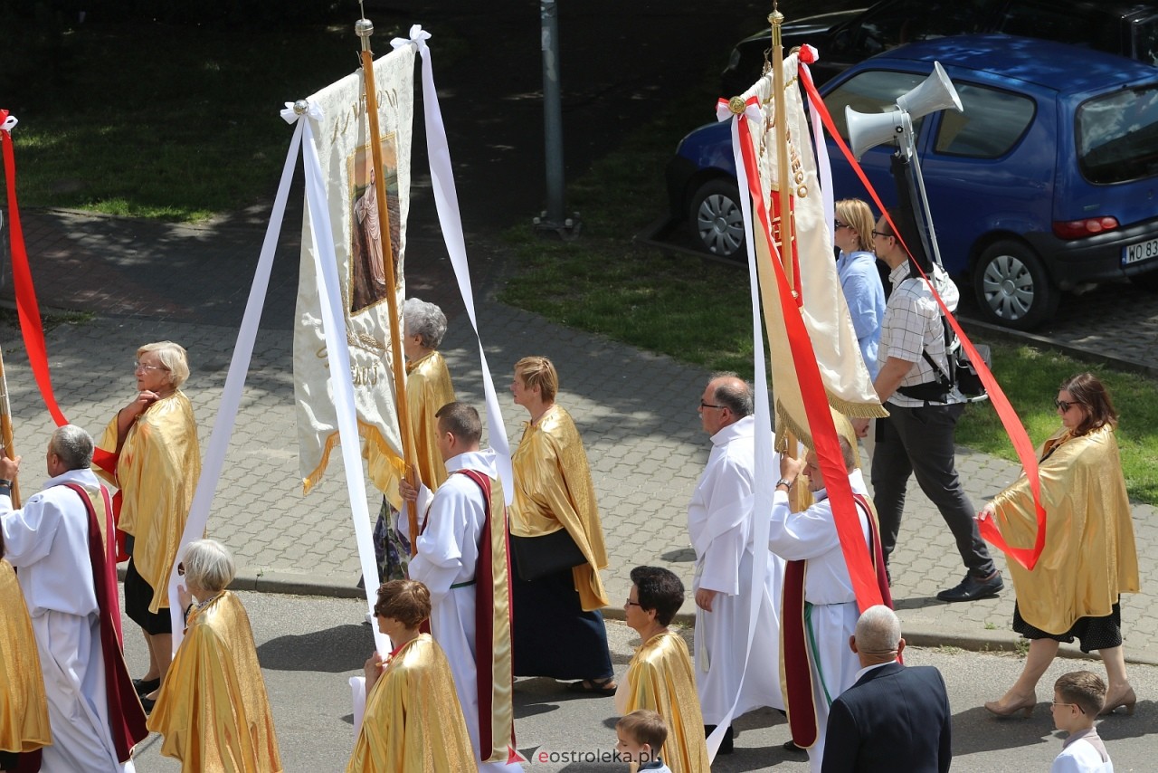 Boże Ciało 2025 - parafia Zbawiciela Świata w Ostrołęce [19.06.2025] - zdjęcie #85 - eOstroleka.pl