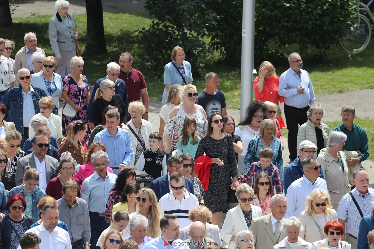 Boże Ciało 2025 - parafia Zbawiciela Świata w Ostrołęce [19.06.2025] - zdjęcie #92 - eOstroleka.pl