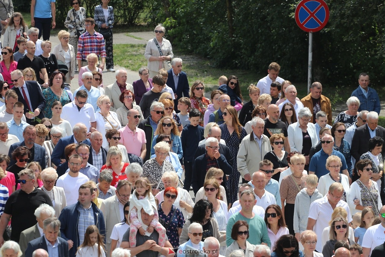 Boże Ciało 2025 - parafia Zbawiciela Świata w Ostrołęce [19.06.2025] - zdjęcie #88 - eOstroleka.pl