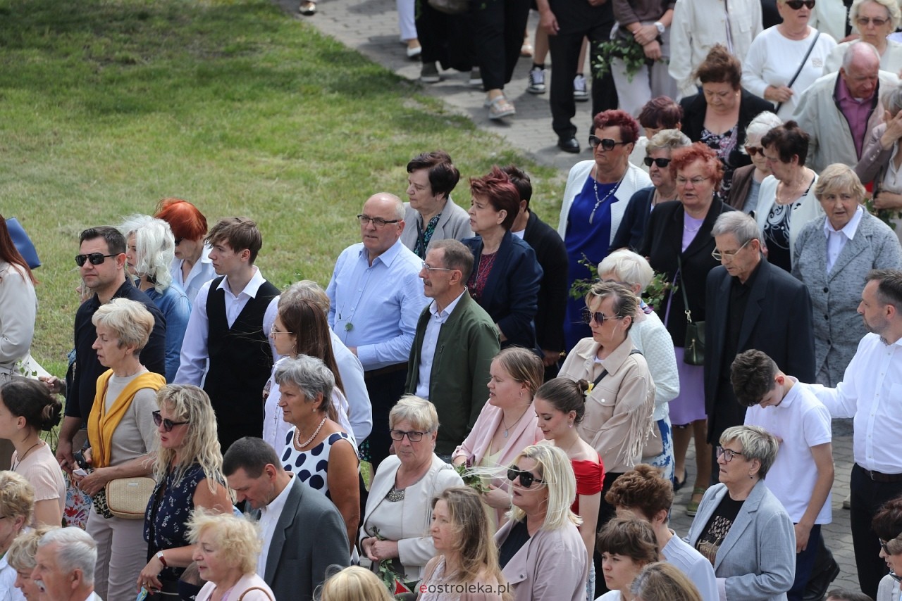 Boże Ciało 2025 - parafia Zbawiciela Świata w Ostrołęce [19.06.2025] - zdjęcie #76 - eOstroleka.pl