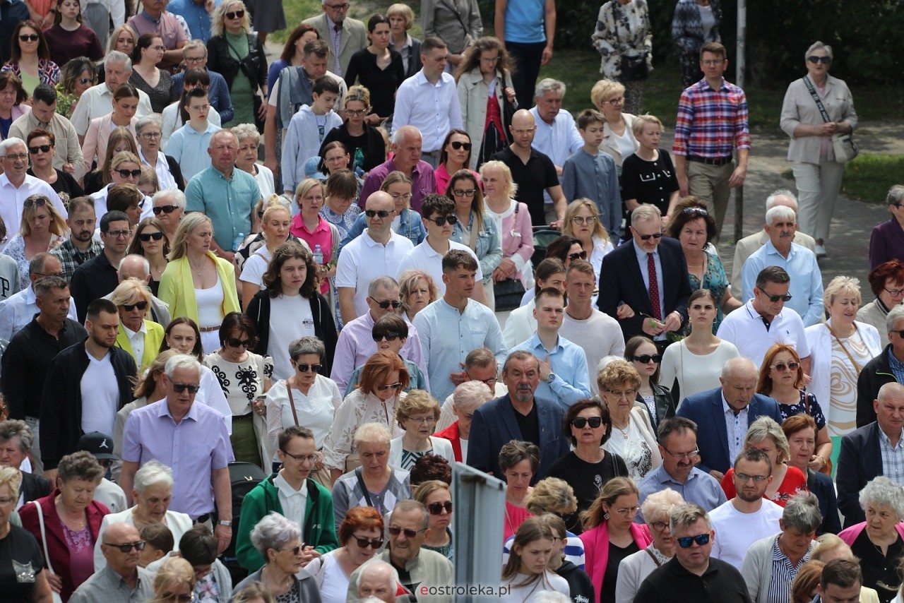 Boże Ciało 2025 - parafia Zbawiciela Świata w Ostrołęce [19.06.2025] - zdjęcie #74 - eOstroleka.pl