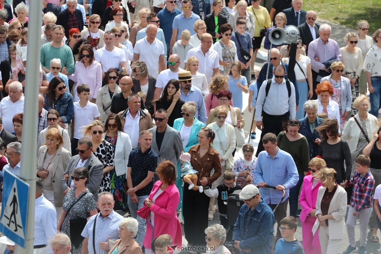 Boże Ciało 2025 - parafia Zbawiciela Świata w Ostrołęce [19.06.2025] - zdjęcie #73 - eOstroleka.pl