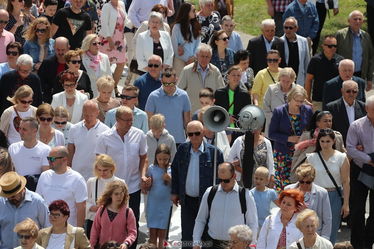 Boże Ciało 2025 - parafia Zbawiciela Świata w Ostrołęce [19.06.2025] - zdjęcie #69 - eOstroleka.pl