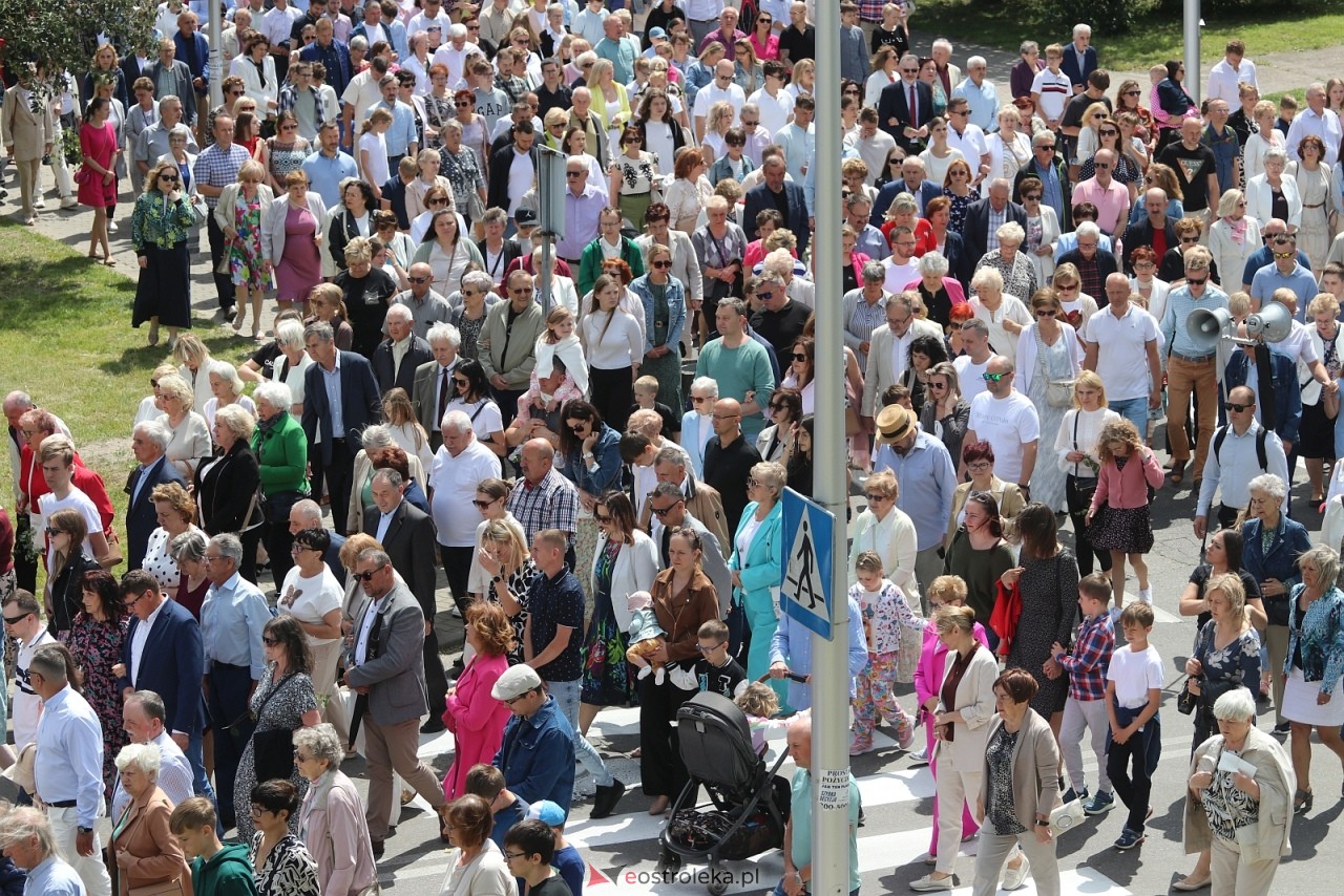 Boże Ciało 2025 - parafia Zbawiciela Świata w Ostrołęce [19.06.2025] - zdjęcie #67 - eOstroleka.pl