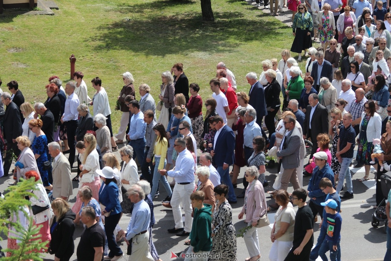 Boże Ciało 2025 - parafia Zbawiciela Świata w Ostrołęce [19.06.2025] - zdjęcie #65 - eOstroleka.pl