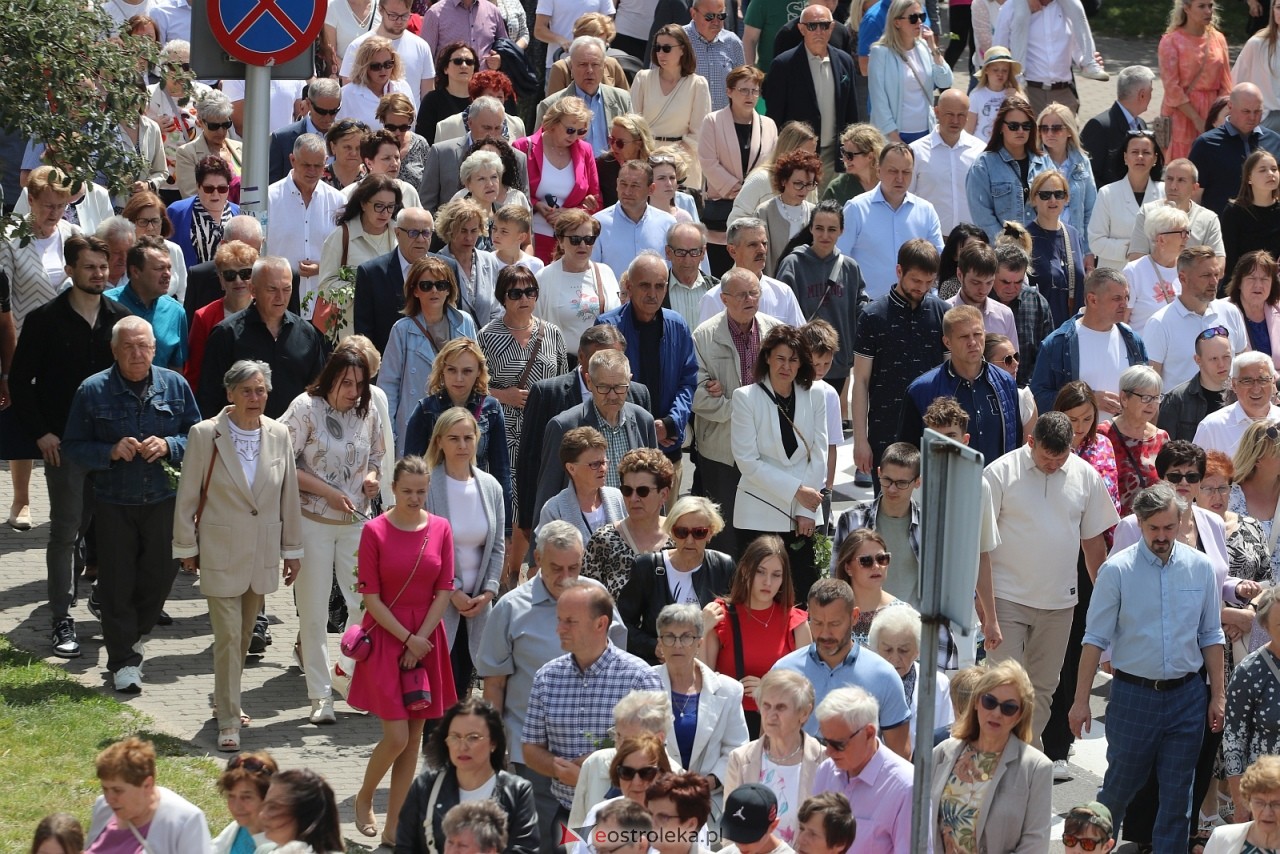 Boże Ciało 2025 - parafia Zbawiciela Świata w Ostrołęce [19.06.2025] - zdjęcie #59 - eOstroleka.pl
