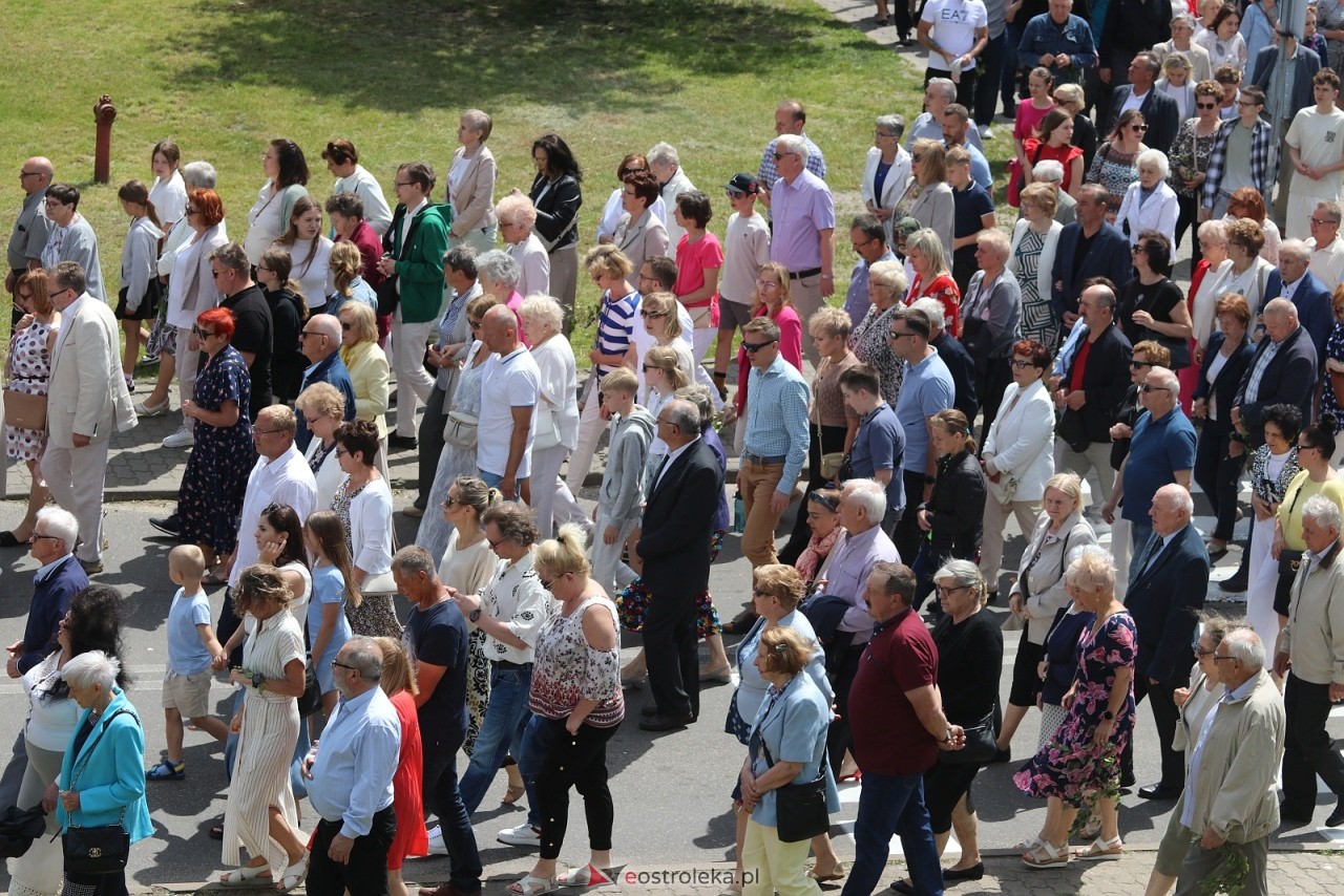 Boże Ciało 2025 - parafia Zbawiciela Świata w Ostrołęce [19.06.2025] - zdjęcie #55 - eOstroleka.pl