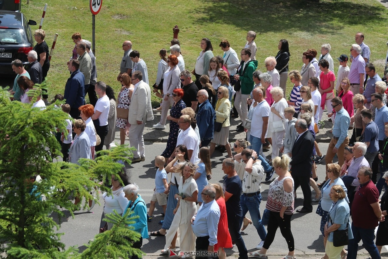 Boże Ciało 2025 - parafia Zbawiciela Świata w Ostrołęce [19.06.2025] - zdjęcie #54 - eOstroleka.pl