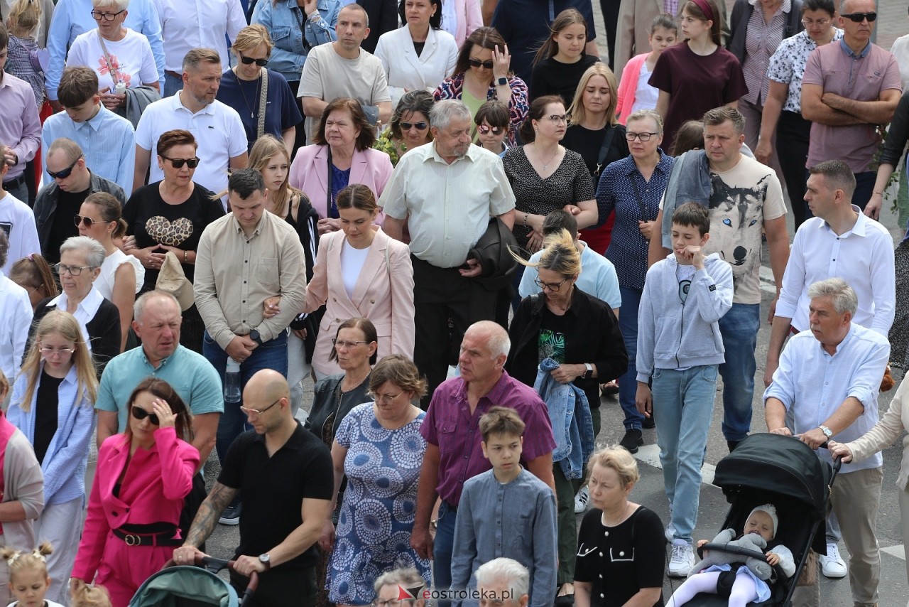 Boże Ciało 2025 - parafia Zbawiciela Świata w Ostrołęce [19.06.2025] - zdjęcie #45 - eOstroleka.pl