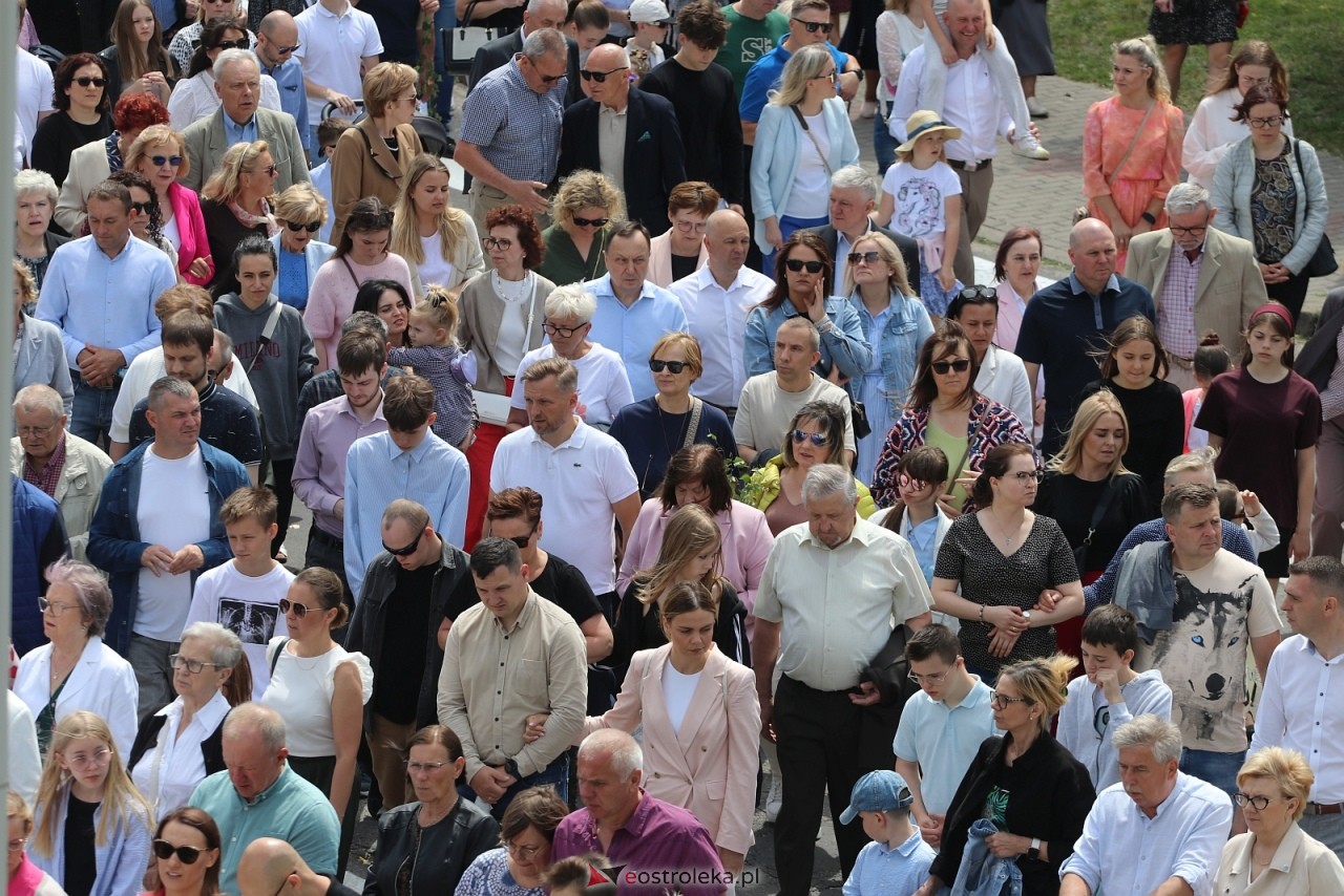 Boże Ciało 2025 - parafia Zbawiciela Świata w Ostrołęce [19.06.2025] - zdjęcie #44 - eOstroleka.pl
