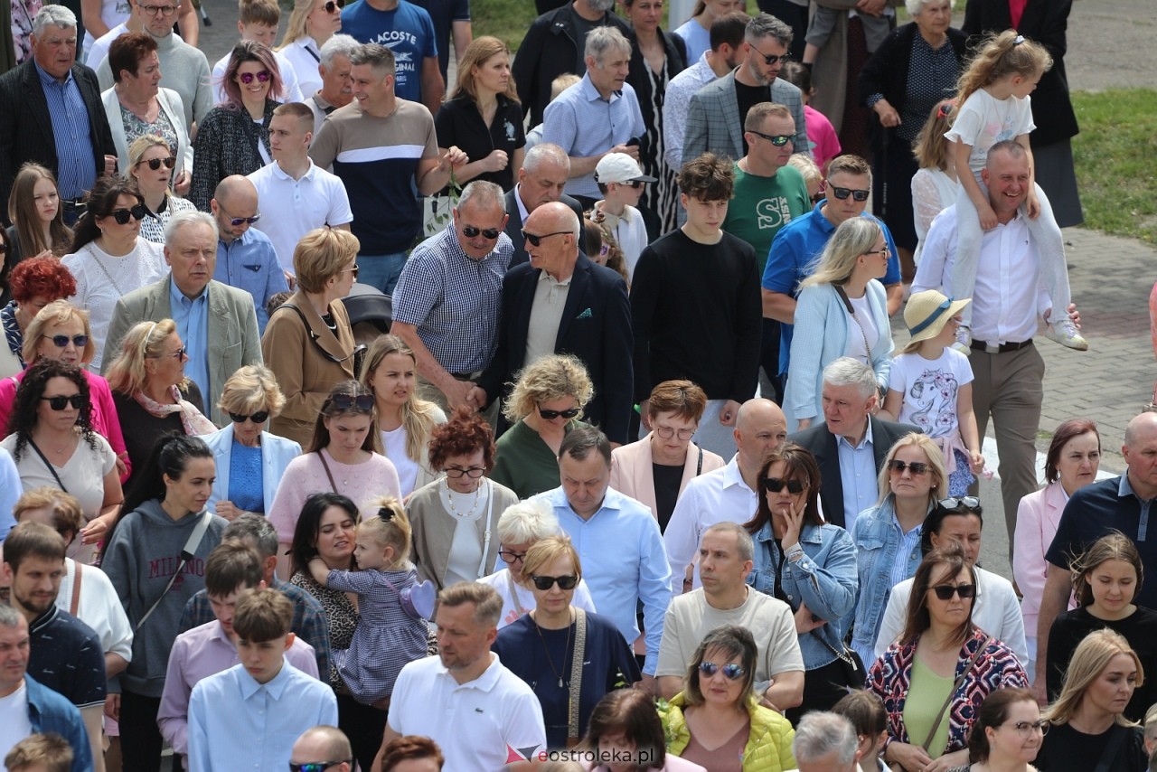Boże Ciało 2025 - parafia Zbawiciela Świata w Ostrołęce [19.06.2025] - zdjęcie #43 - eOstroleka.pl