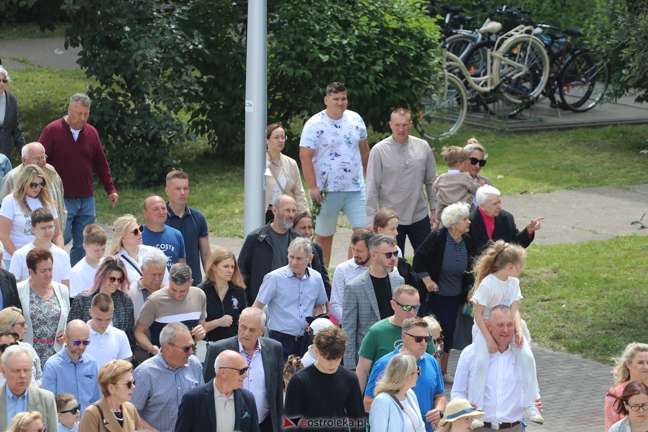 Boże Ciało 2025 - parafia Zbawiciela Świata w Ostrołęce [19.06.2025] - zdjęcie #42 - eOstroleka.pl