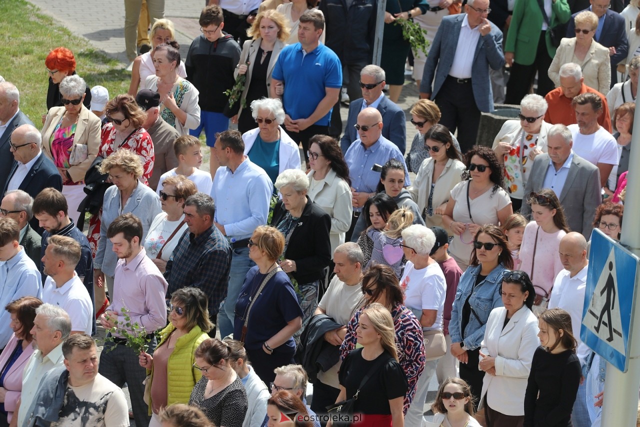 Boże Ciało 2025 - parafia Zbawiciela Świata w Ostrołęce [19.06.2025] - zdjęcie #35 - eOstroleka.pl