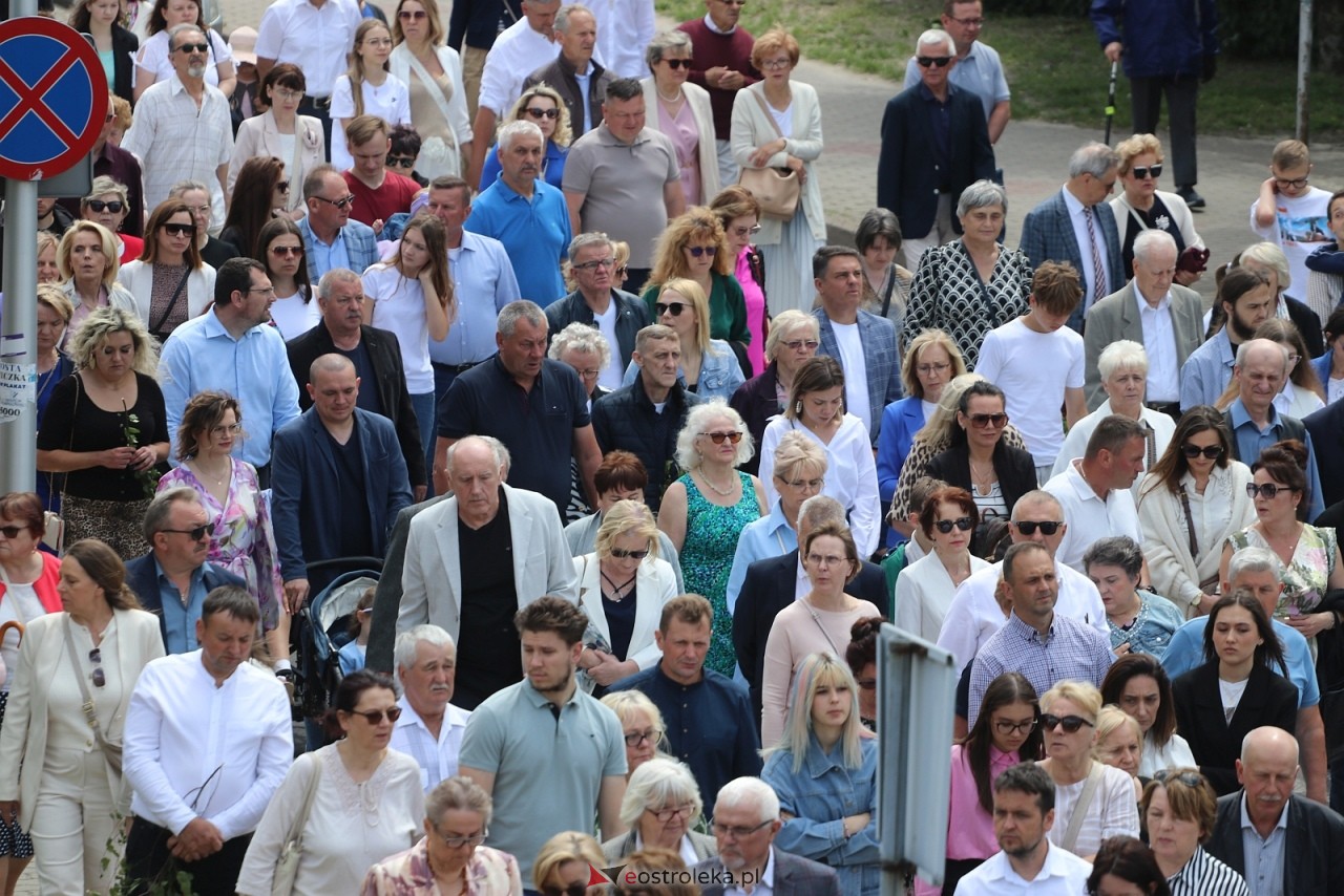 Boże Ciało 2025 - parafia Zbawiciela Świata w Ostrołęce [19.06.2025] - zdjęcie #29 - eOstroleka.pl