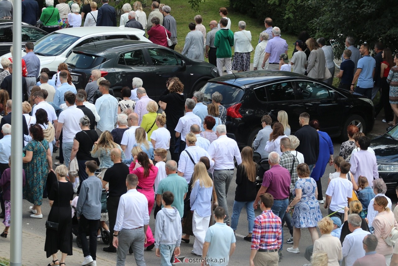 Boże Ciało 2025 - parafia Zbawiciela Świata w Ostrołęce [19.06.2025] - zdjęcie #20 - eOstroleka.pl