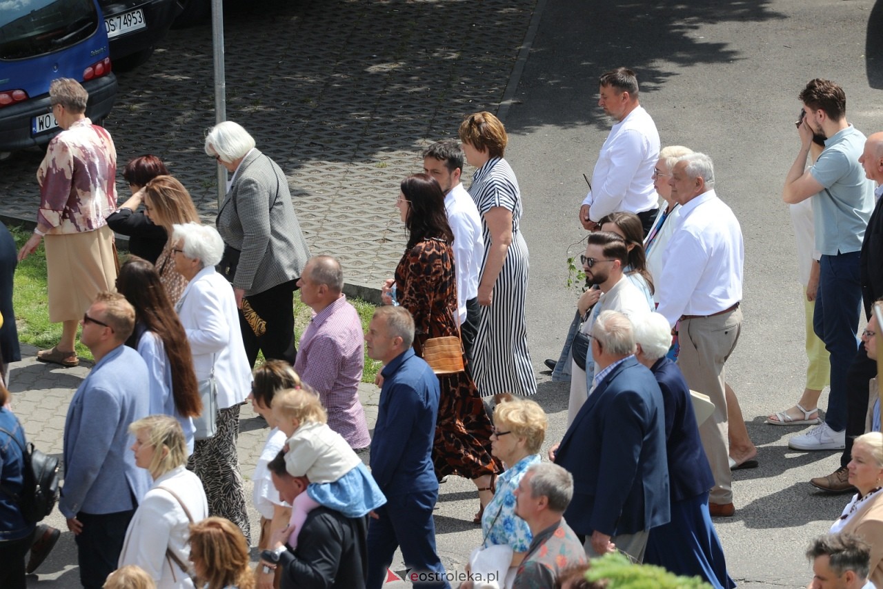 Boże Ciało 2025 - parafia Zbawiciela Świata w Ostrołęce [19.06.2025] - zdjęcie #18 - eOstroleka.pl