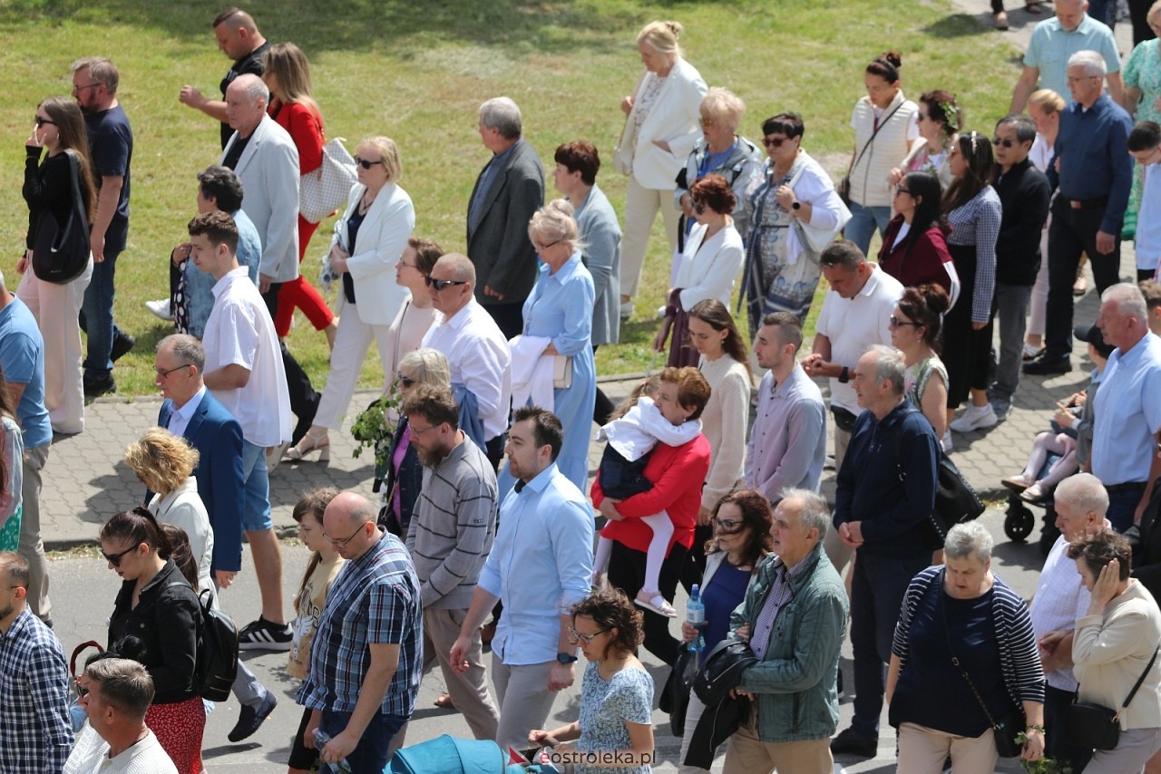 Boże Ciało 2025 - parafia Zbawiciela Świata w Ostrołęce [19.06.2025] - zdjęcie #17 - eOstroleka.pl