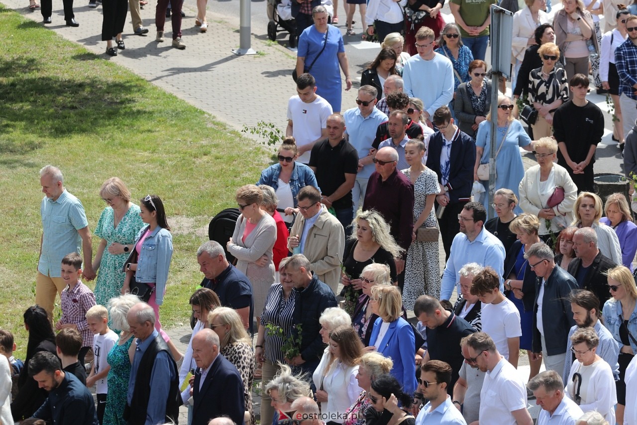 Boże Ciało 2025 - parafia Zbawiciela Świata w Ostrołęce [19.06.2025] - zdjęcie #12 - eOstroleka.pl