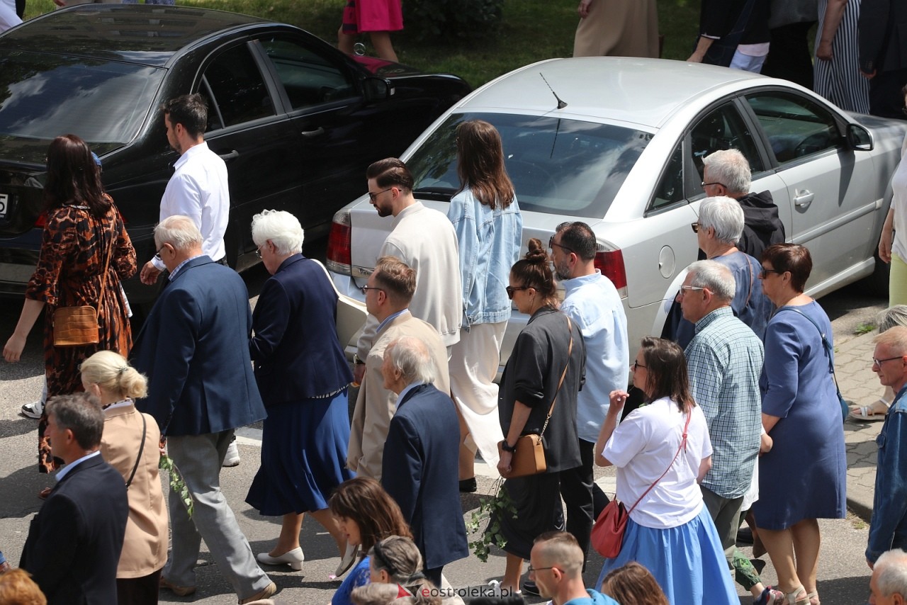 Boże Ciało 2025 - parafia Zbawiciela Świata w Ostrołęce [19.06.2025] - zdjęcie #8 - eOstroleka.pl