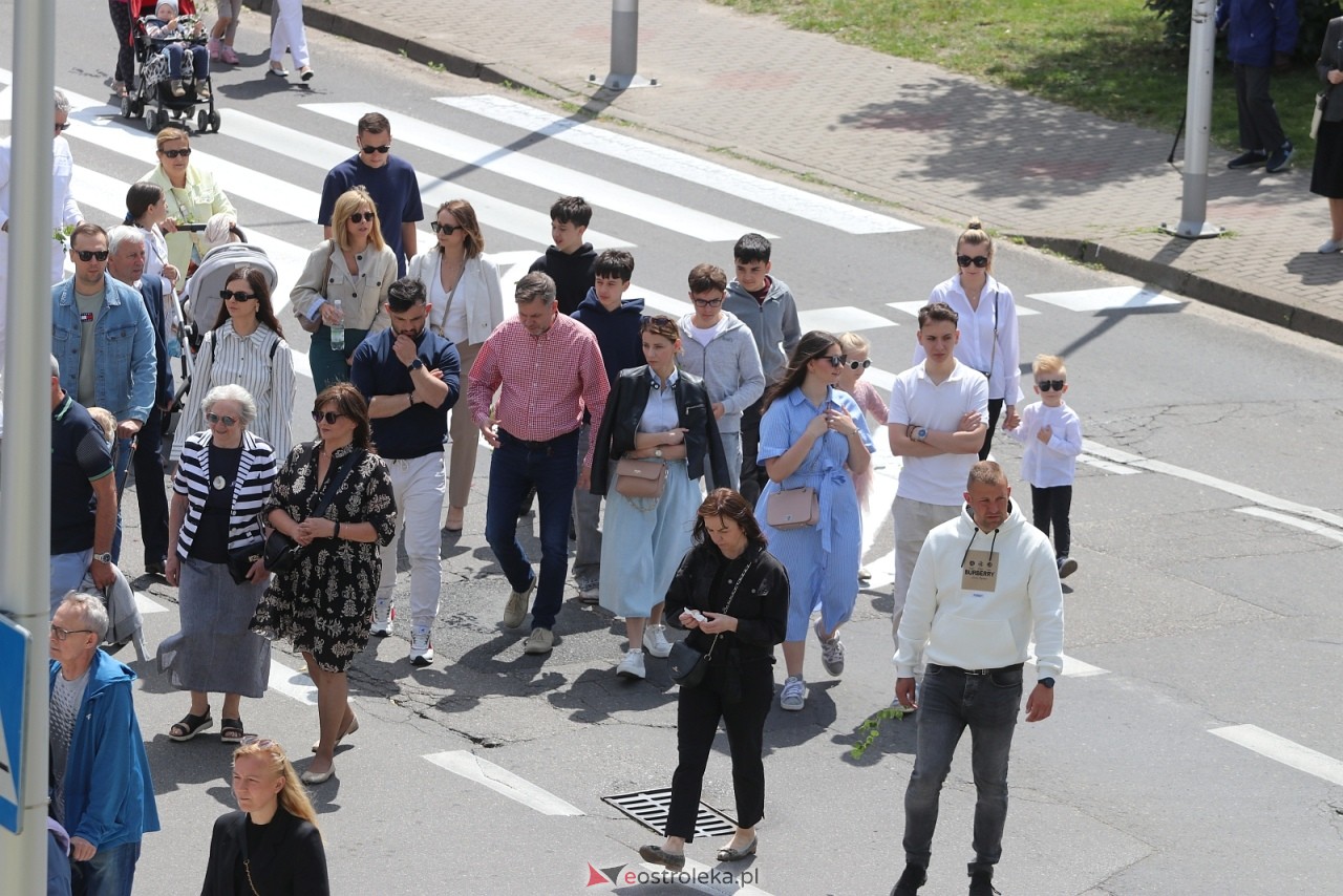 Boże Ciało 2025 - parafia Zbawiciela Świata w Ostrołęce [19.06.2025] - zdjęcie #1 - eOstroleka.pl