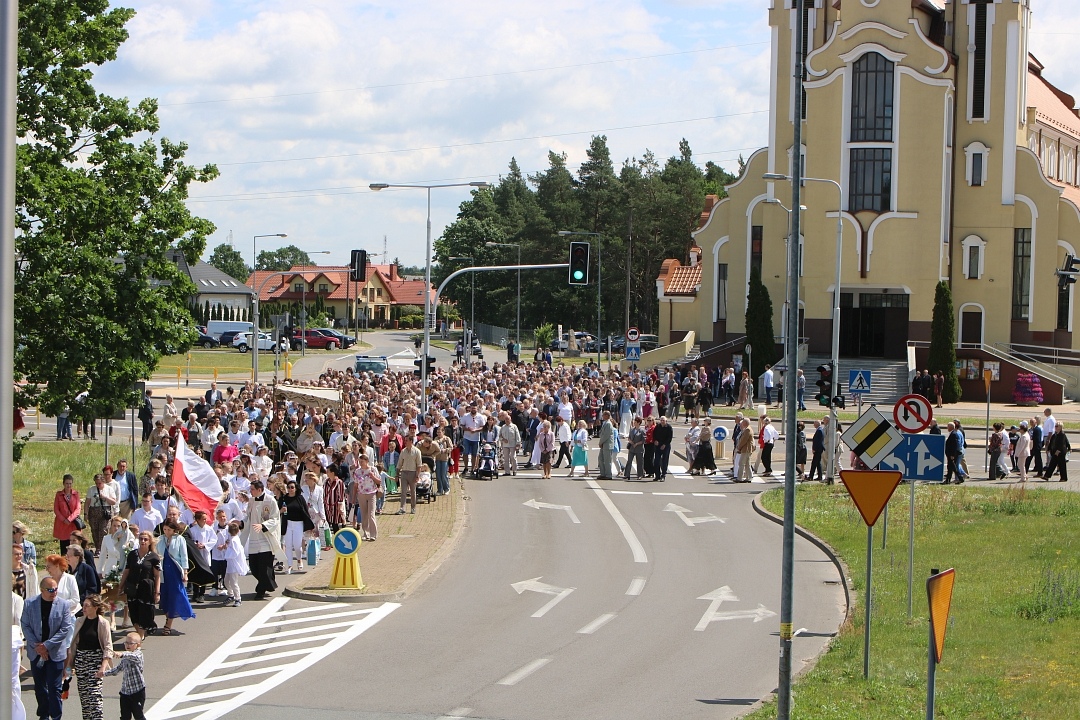 Boże Ciało 2025 - Parafia św. Franciszka z Asyżu w Ostrołęce [19.06.2025] - zdjęcie #63 - eOstroleka.pl